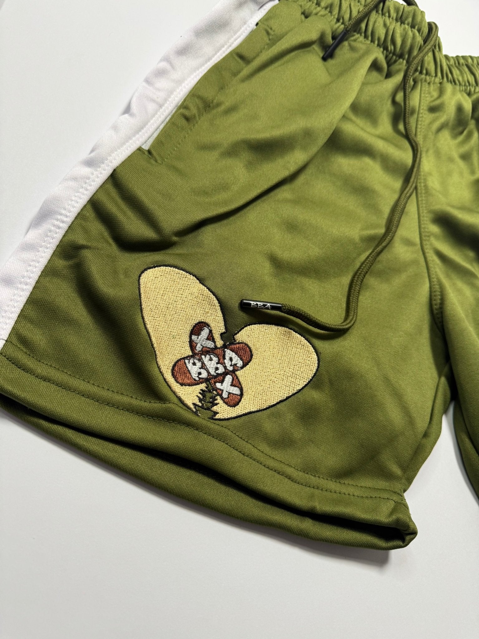 BROKEN HEART SHORTS - SINCERELY BBA